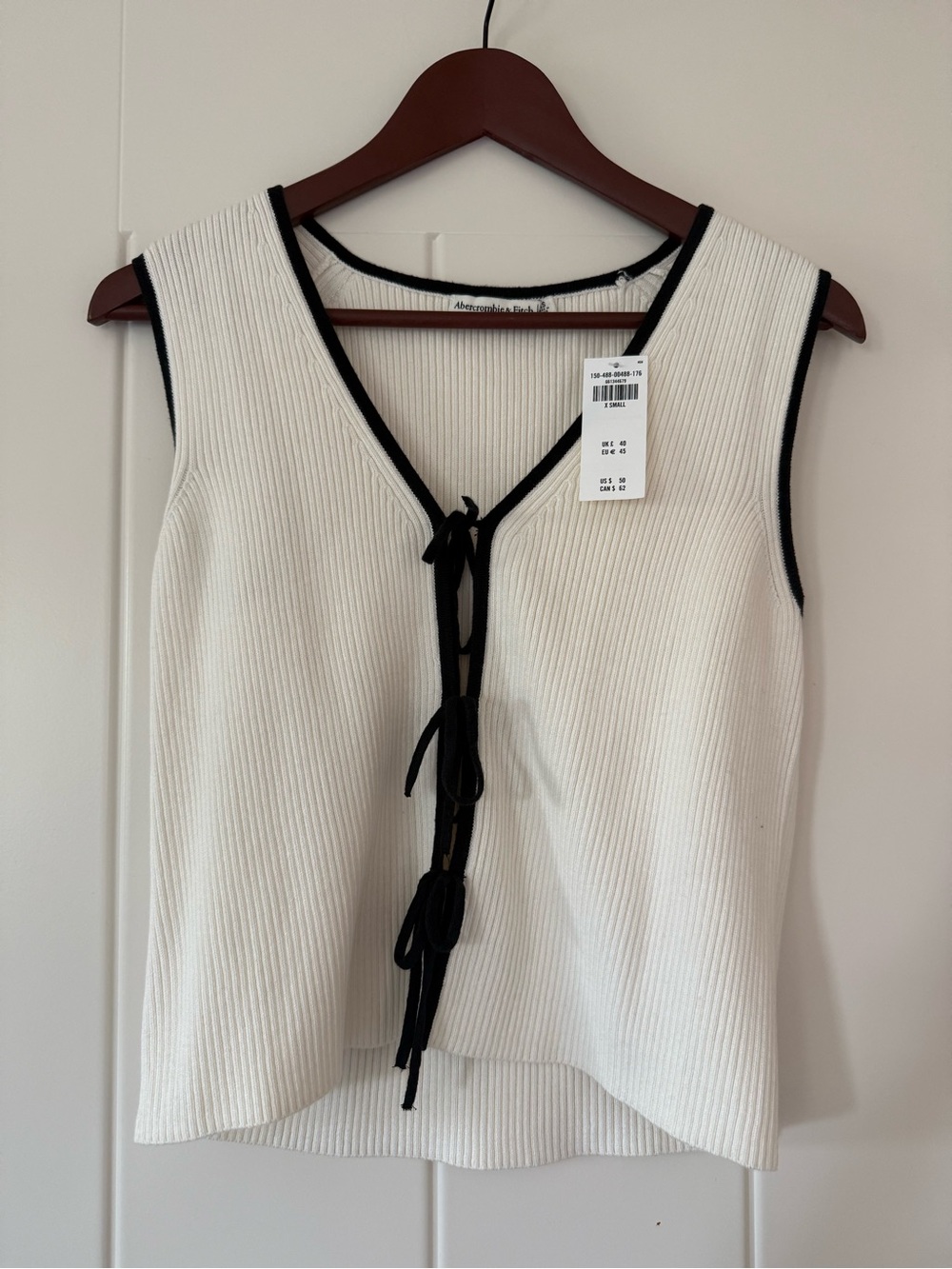 Abercrombie- White Ribbed Tie-Front Tank Top with Black Trim
